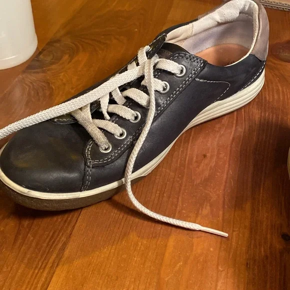 Ecco Leather Women’s Sneakers Black - Size 9 Used - Picture 5 of 10